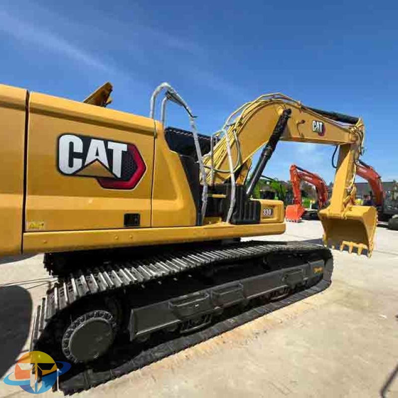 Caterpillar 330 high-spec excavator with strong power output and in good condition; used tracked excavator for sale.
