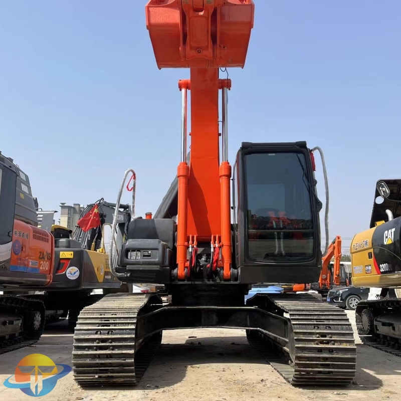 Hitachi ZX200 excavator Earthmoving machinery Used crawler excavator for sale