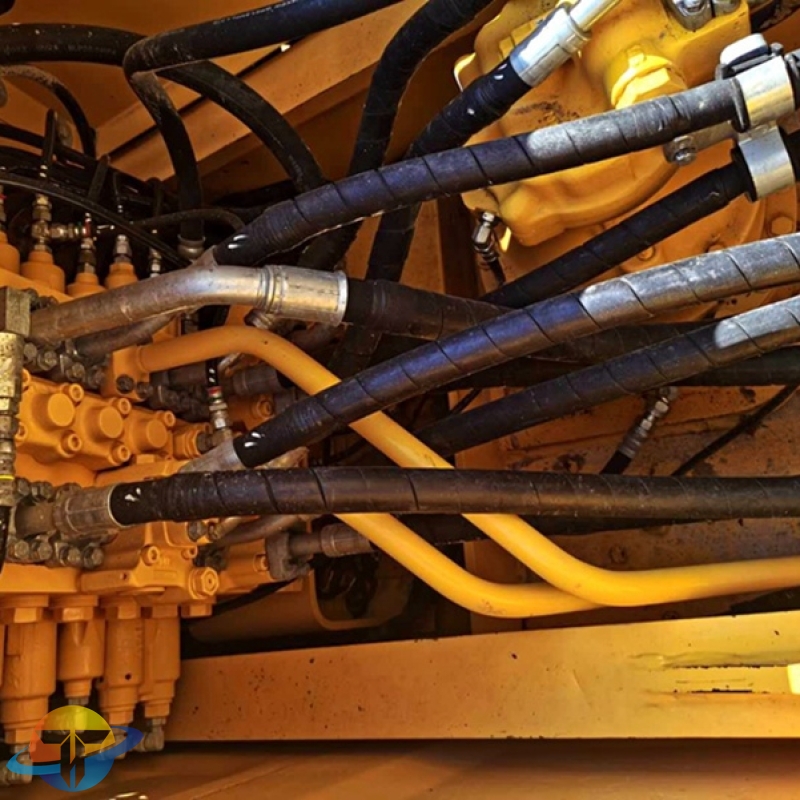 used Komatsu PC210-8 excavator works well imported excavator