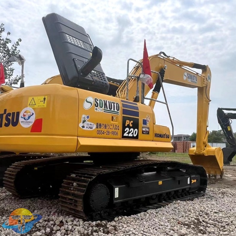 Komatsu PC220-8 excavator second-hand excavator environmental protection low energy consumption good price