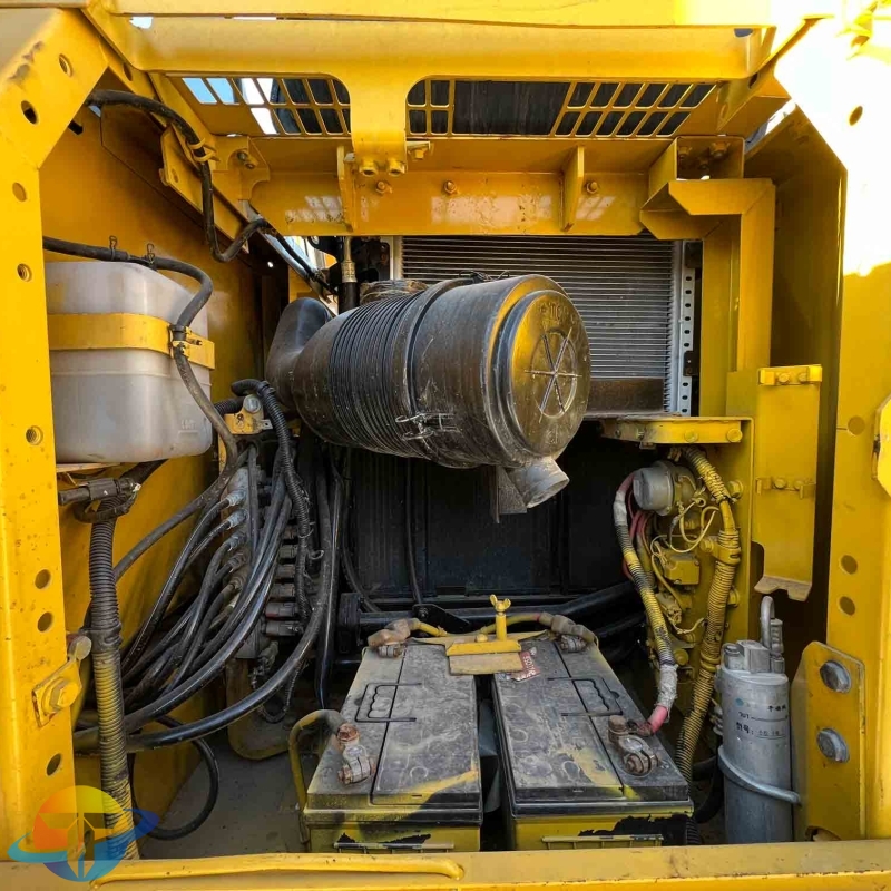 Small excavator Komatsu PC130 excavator second-hand excavator low working time good operation for sale