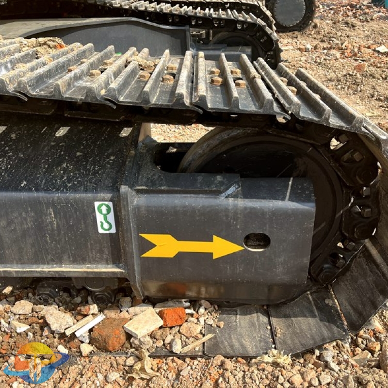 Second hand Komatsu PC240LC-8 excavator original engine excavator high quality