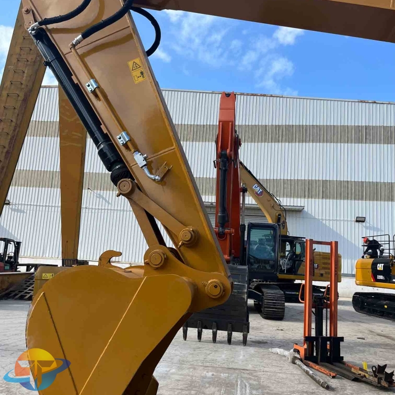 Imported from Japan, used Caterpillar 323D2L excavator for general construction use.