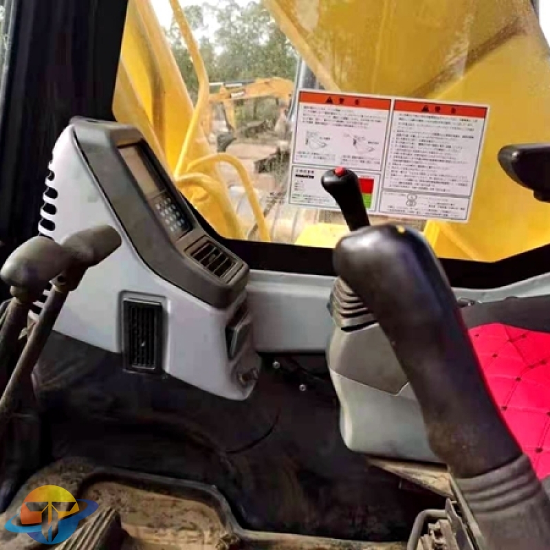 Used Komatsu PC200-7 excavator Used construction equipment High quality