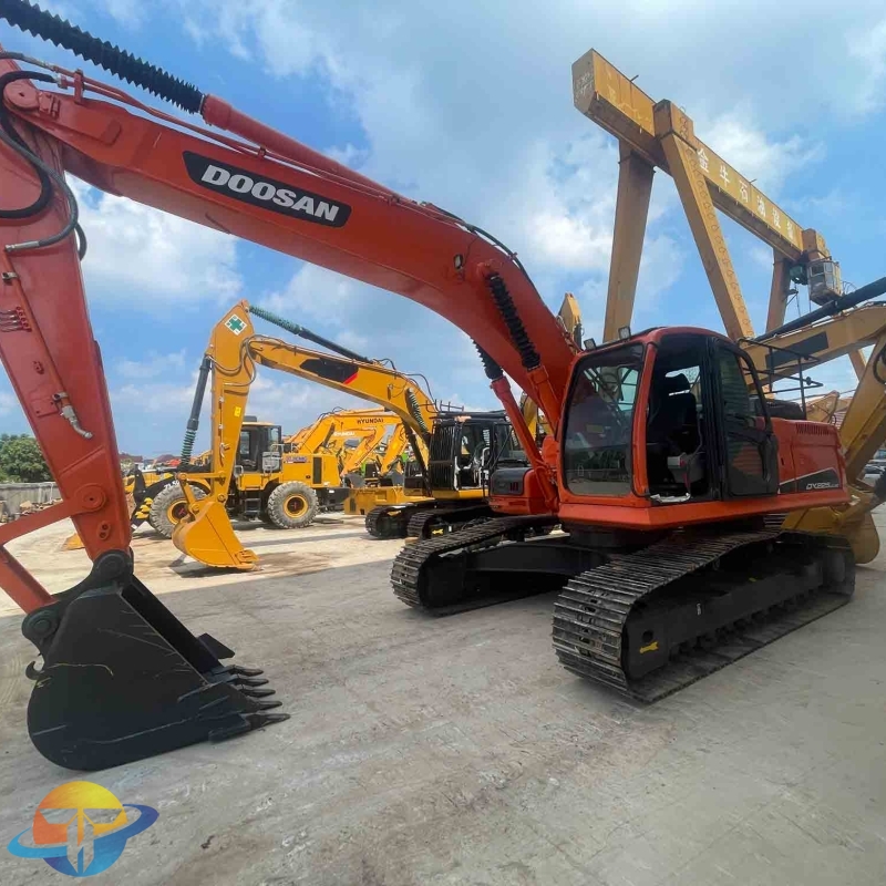 Doosan DX225LC-9c used excavator earthmoving machinery construction equipment fast delivery worldwide.
