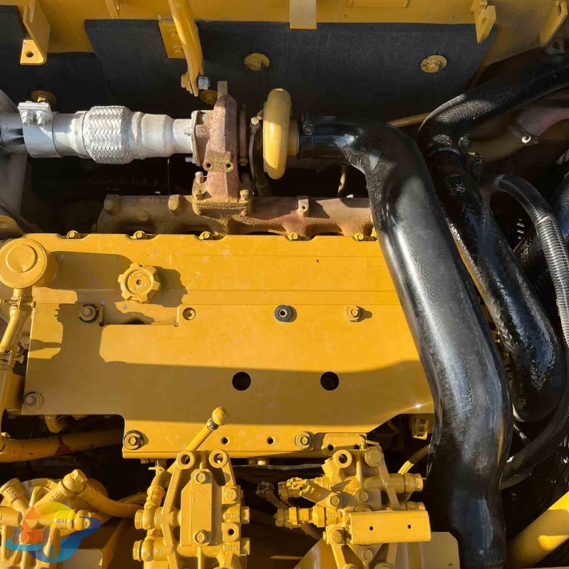 There is a limited amount of stock of used construction equipment of the world-renowned brand Japanese original Caterpillar 323D2L excavator in stock.