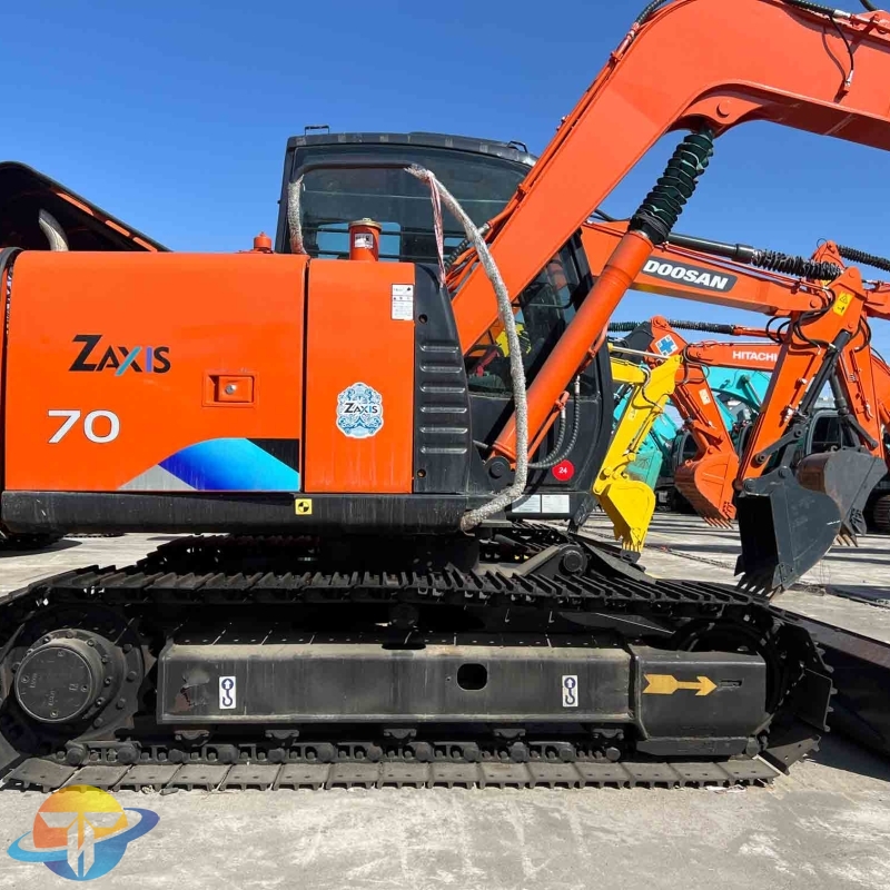 Hitachi ZX70 second-hand excavator is flexible to operate and has low labor hours and low price