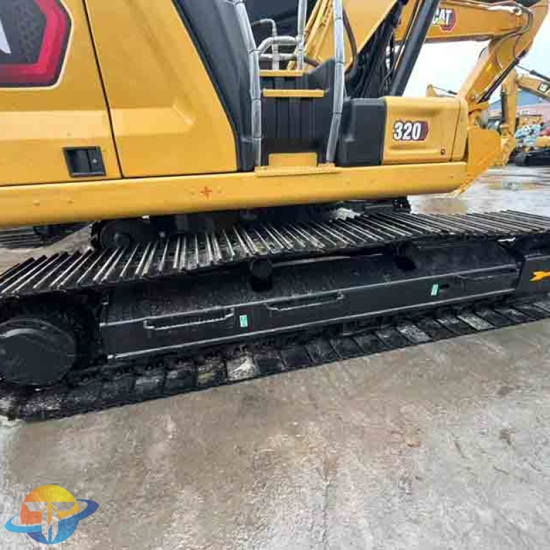 Caterpillar 320 high-spec excavator, original tracked excavator, used in mining construction, for sale.