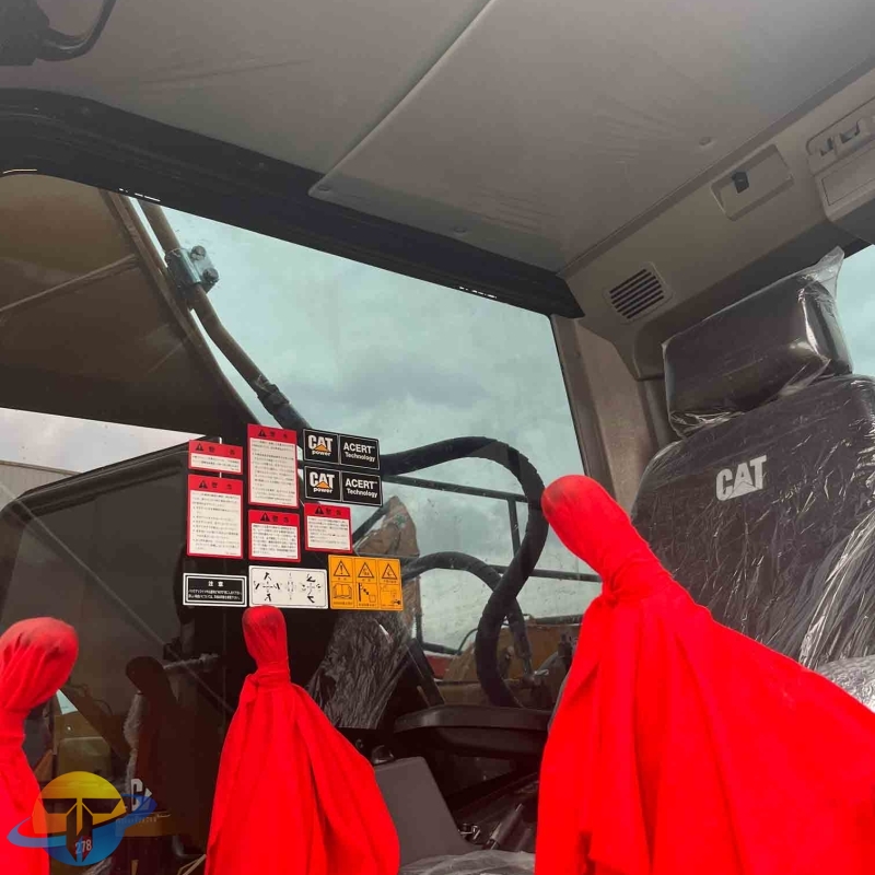 Caterpillar 323D2L Excavator Used Equipment Heavy Machinery Crawler Excavator in good condition for sale.