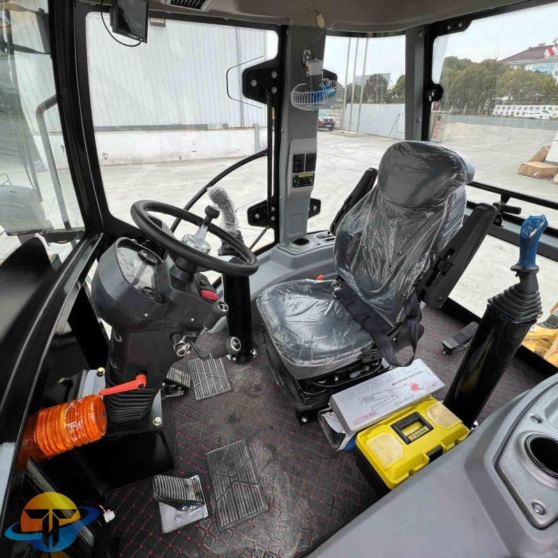 Brand new machine easy to operate two-end heavy duty backhoe with strong backhoe capacity. Free test drive. Cheap for sale