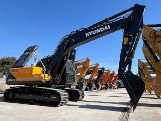 Hyundai 220LC-9S excavator
