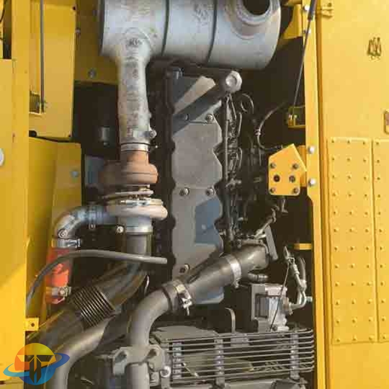 Well-maintained Komatsu PC220 excavators, used construction tracked excavators are available for immediate sale.