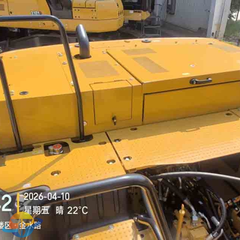 The all-new Caterpillar 320 excavator, Caterpillar's most popular crawler excavator, is currently on sale.