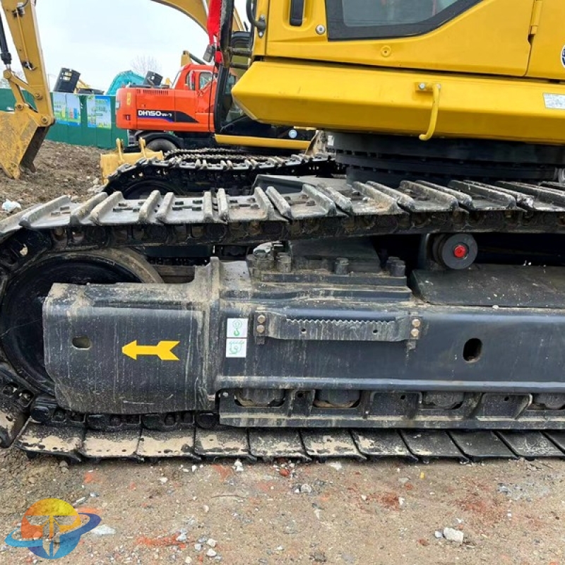 Second-hand Komatsu PC450-7EO excavator engineering equipment with low energy consumption is highly recommended