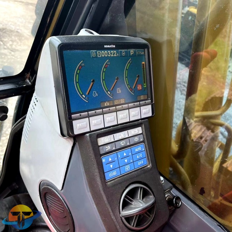 Komatsu PC220-8 excavator second-hand excavator environmental protection low energy consumption good price