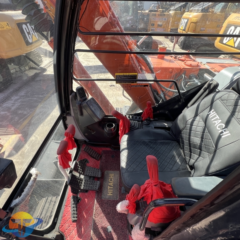 Second-hand machine ultra-low working hours CHITACHI ZX70 excavator original paint crawler excavator for sale