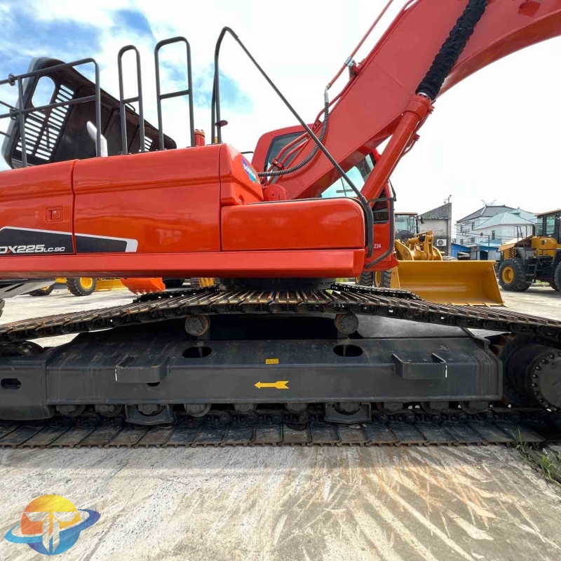22 ton Doosan DX225LC-9C excavator good performance second-hand excavator for sale