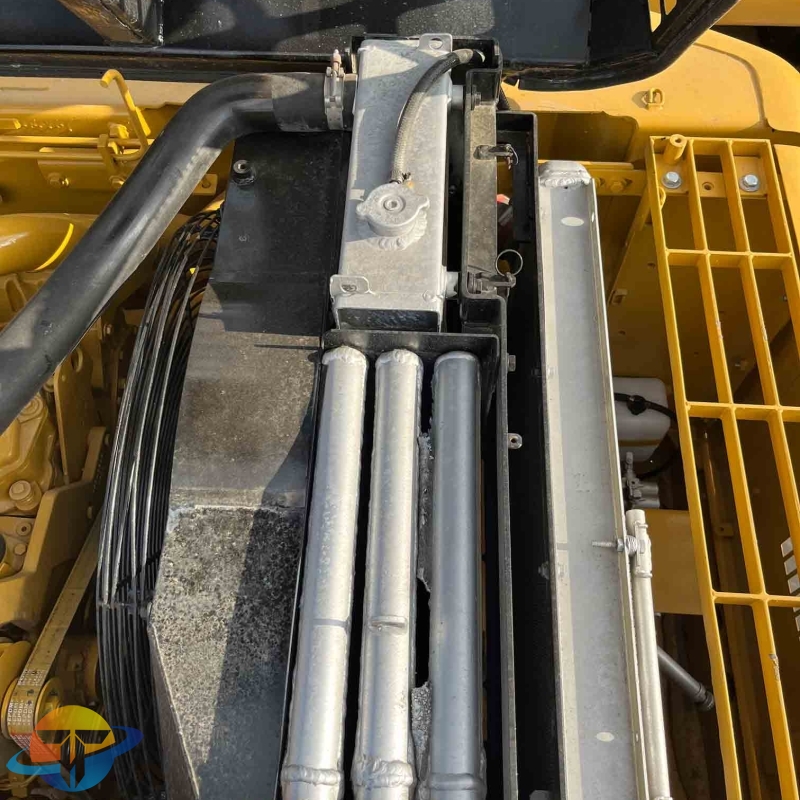 New original Caterpillar 329D2L excavator Japanese crawler excavator 329D2L used in good condition for sale.