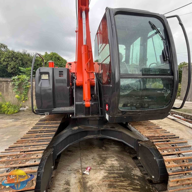 Used, high-quality, original Hitachi ZX70 crawler excavator construction machinery for sale in good used condition.