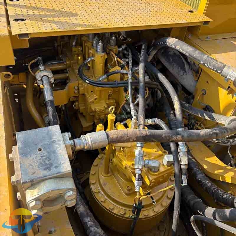 High-quality Caterpillar CAT345 excavator, low-work-time, reliable, large used machinery for sale.