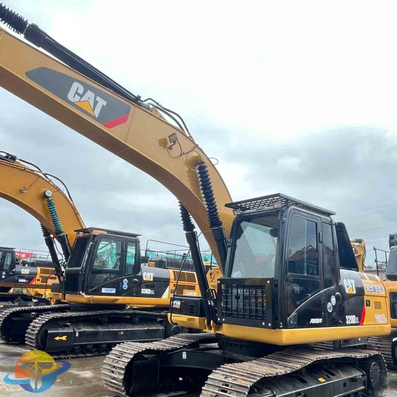 Used Caterpillar 320D2L crawler excavator with high quality engine and low consumption in good condition for sale.