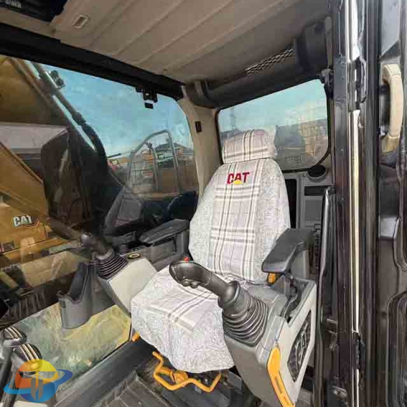 Used Caterpillar CAT323 excavator, low working time, high-altitude loading, used construction machinery for sale.