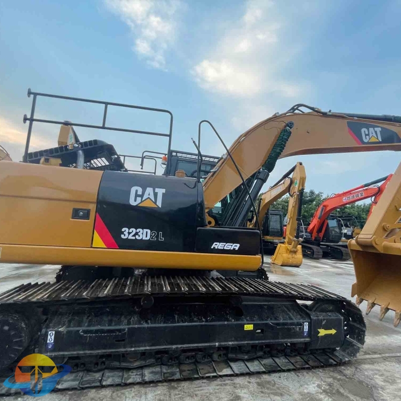 Caterpillar CAT323D2L excavator used construction machinery, fast delivery and reliable shipping. Contact us for the latest offers.