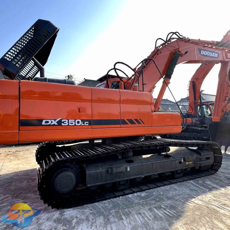 High quality second-hand excavator Doosan DX350LC-9C excavator is hot selling in the whole network with low price and good quality