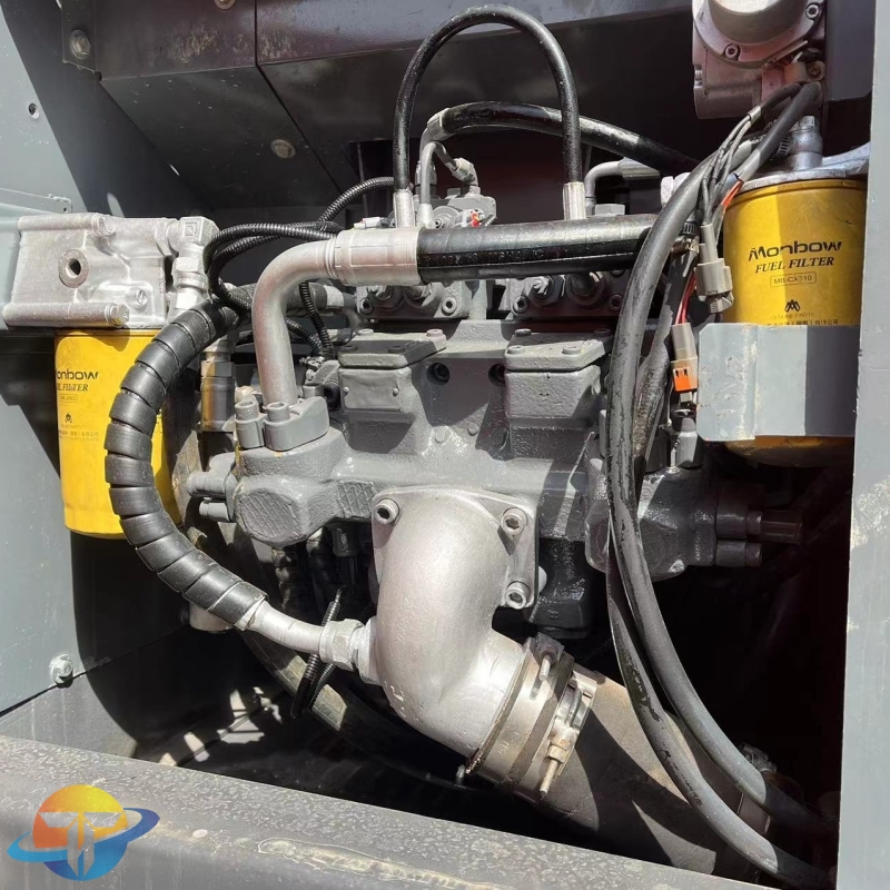 Hitachi ZX200 excavator Earthmoving machinery Used crawler excavator for sale