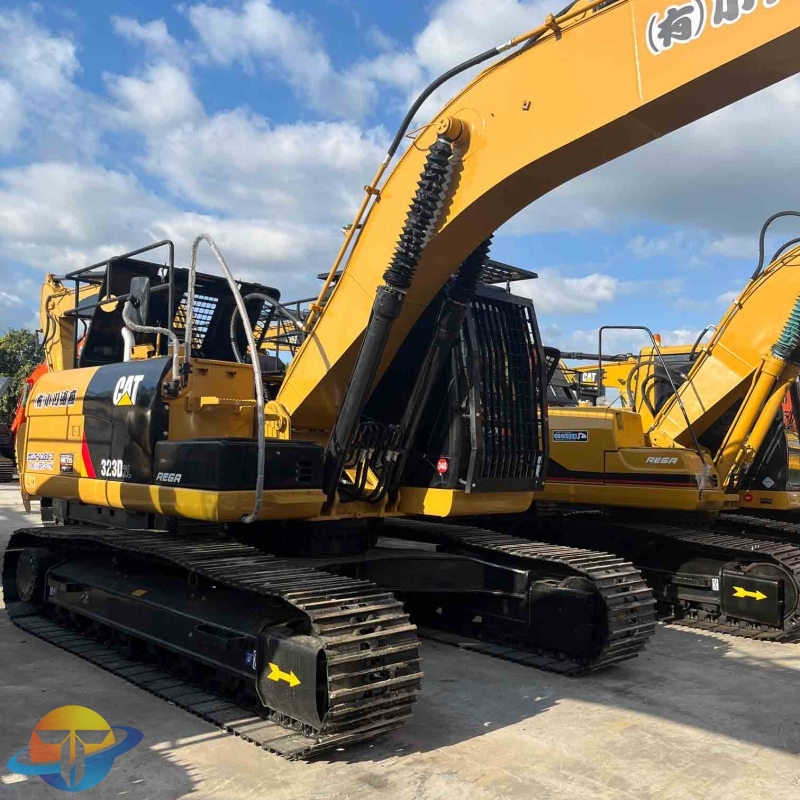 There is a limited amount of stock of used construction equipment of the world-renowned brand Japanese original Caterpillar 323D2L excavator in stock.