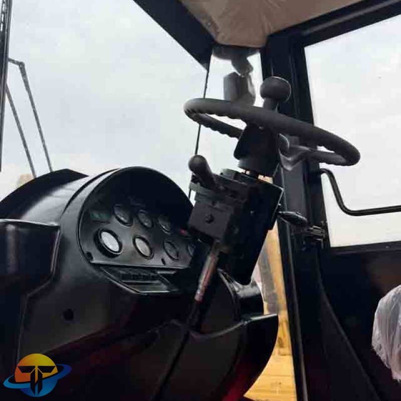 The Caterpillar CAT966H loader is in good condition, has strong power, and is available for immediate sale.