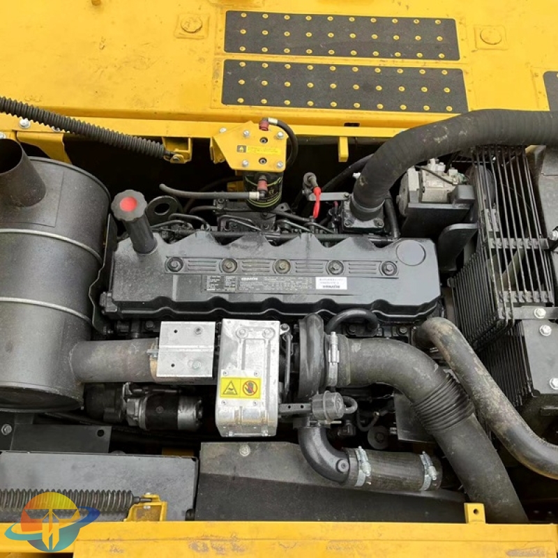 Used Komatsu PC240-8 excavator high quality excavator for sale at low price