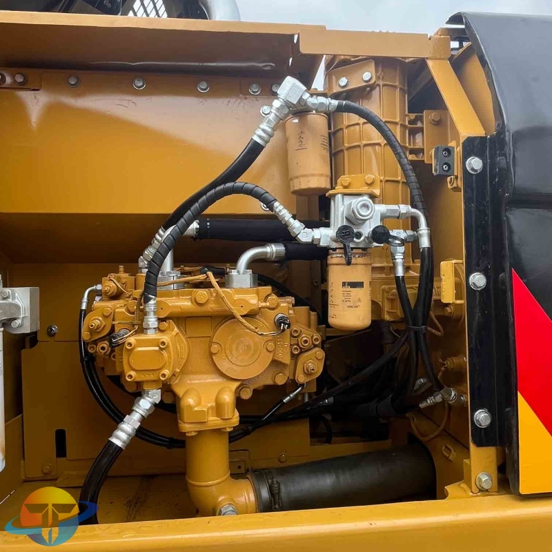 Used Caterpillar 320D2L crawler excavator with high quality engine and low consumption in good condition for sale.