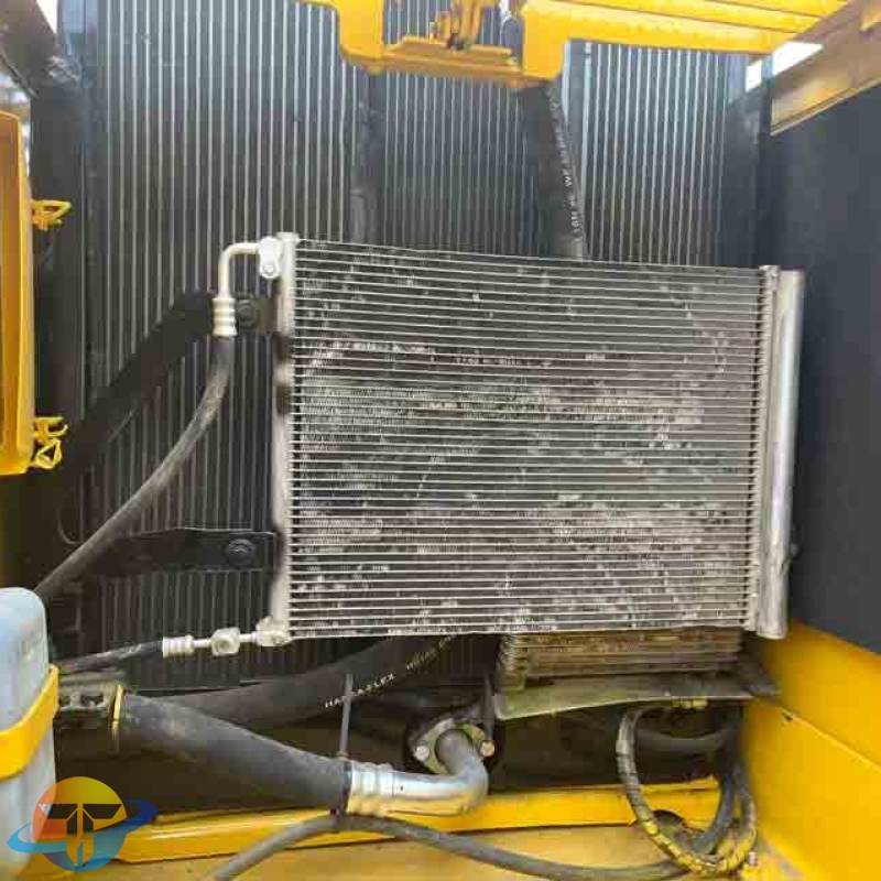 Komatsu PC220 Ace Machine is in good condition and original engine is available.