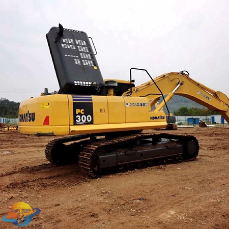 used Komatsu PC300-7 excavator in good condition and low price