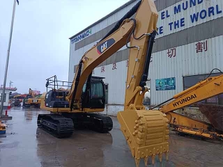 Original Japanese-Built CAT 320D2L Excavator: An Exceptional, Top-Tier Model Now Available for Sale.