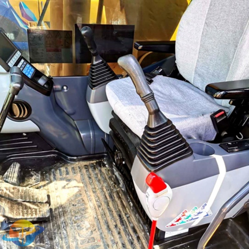 used Komatsu PC210-8 excavator works well imported excavator