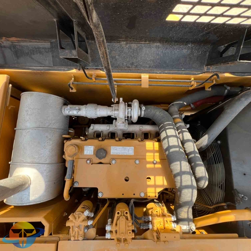 Low price Caterpillar CAT323D2L excavator crawler excavator with high power for sale