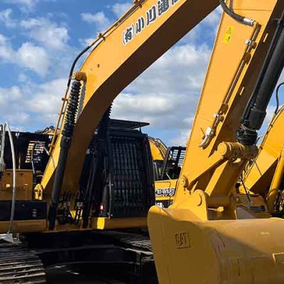 There is a limited amount of stock of used construction equipment of the world-renowned brand Japanese original Caterpillar 323D2L excavator in stock.