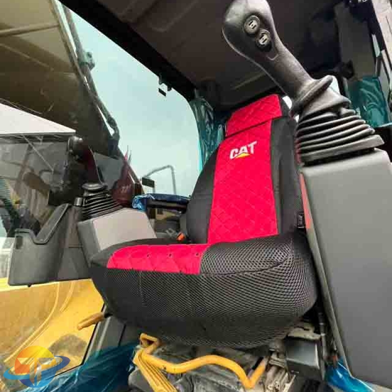 Caterpillar 320 high-spec excavator, original tracked excavator, used in mining construction, for sale.