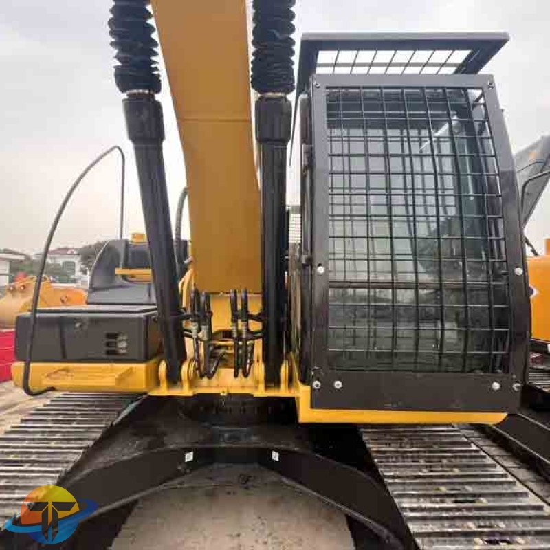 A used Caterpillar CAT320D2L excavator, a high-efficiency earthmoving machine with powerful performance and in good condition, is available for sale.