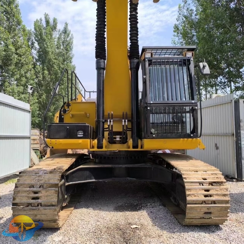 Well maintained second-hand excavator Caterpillar 329D2L excavator is cheap and easy to operate