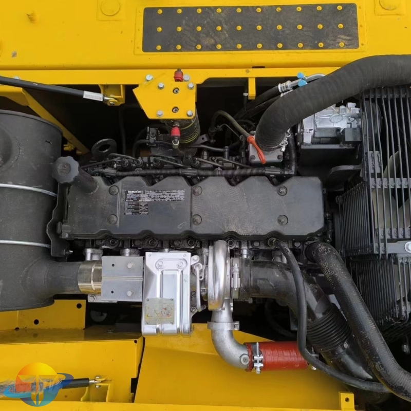 Used heavy equipment Komatsu PC210--8N1 excavator crawler excavator cheap for sale