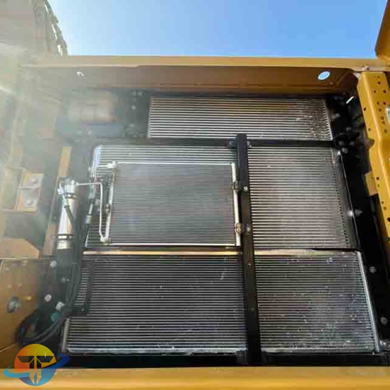 Used Caterpillar CAT345 high-spec excavator, large construction machinery, high quality, for sale.