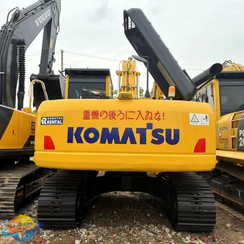 Second hand Komatsu PC200-8 excavator original working time low price cheap
