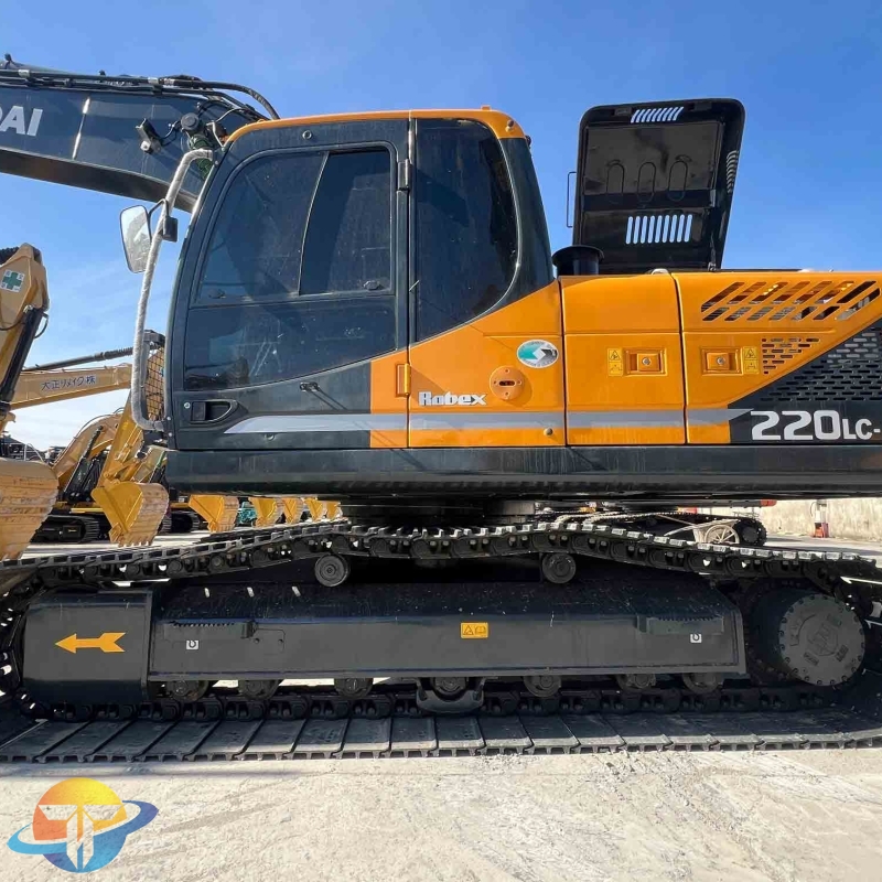 High quality and cost-effective Hyundai 220LC-9S excavator crawler excavator almost new in stock at a low price