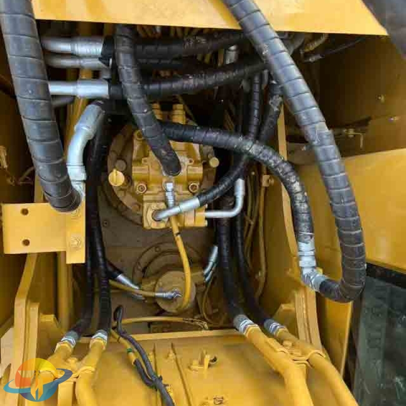 Bestselling Caterpillar CAT320CL excavator, used construction machinery suitable for mining, for sale.