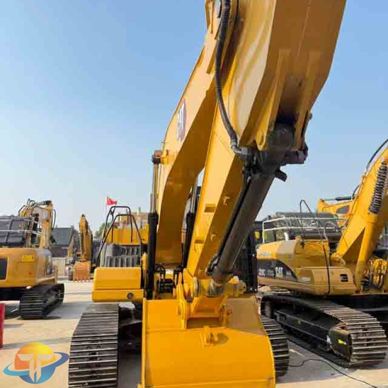 Used Caterpillar CAT323 high-configuration crawler excavator, large tracked excavator, high efficiency, good condition, available for sale.