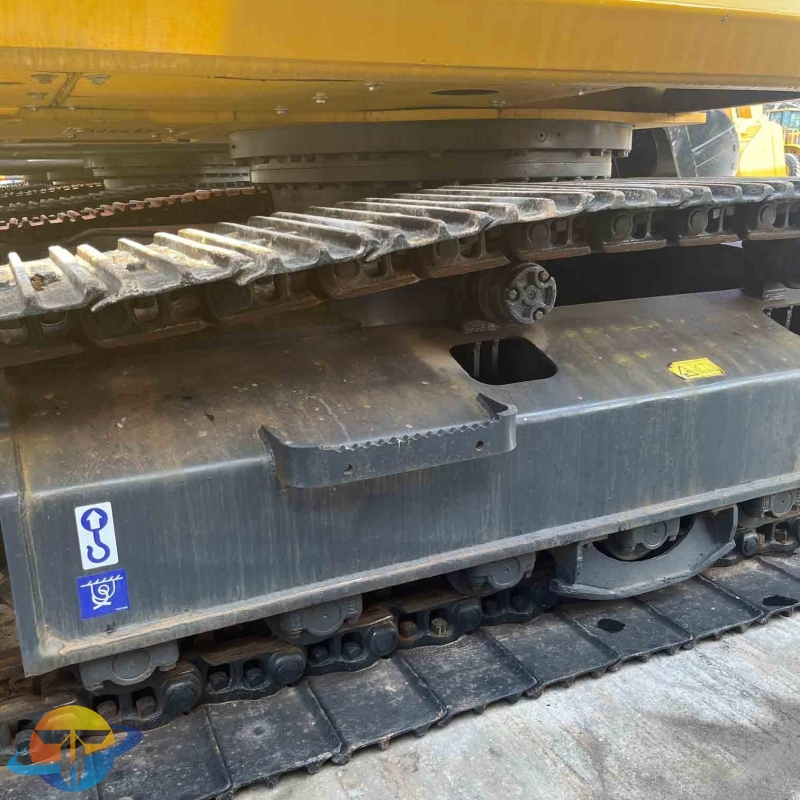 2022 genuine Komatsu PC220-8N1 excavator used construction machinery with good performance for sale.