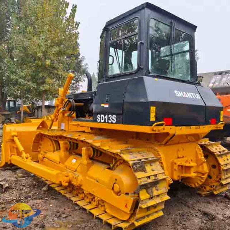 Shantui SD13S bulldozers are of high quality, reliable and durable for large-scale construction, and are available for sale.